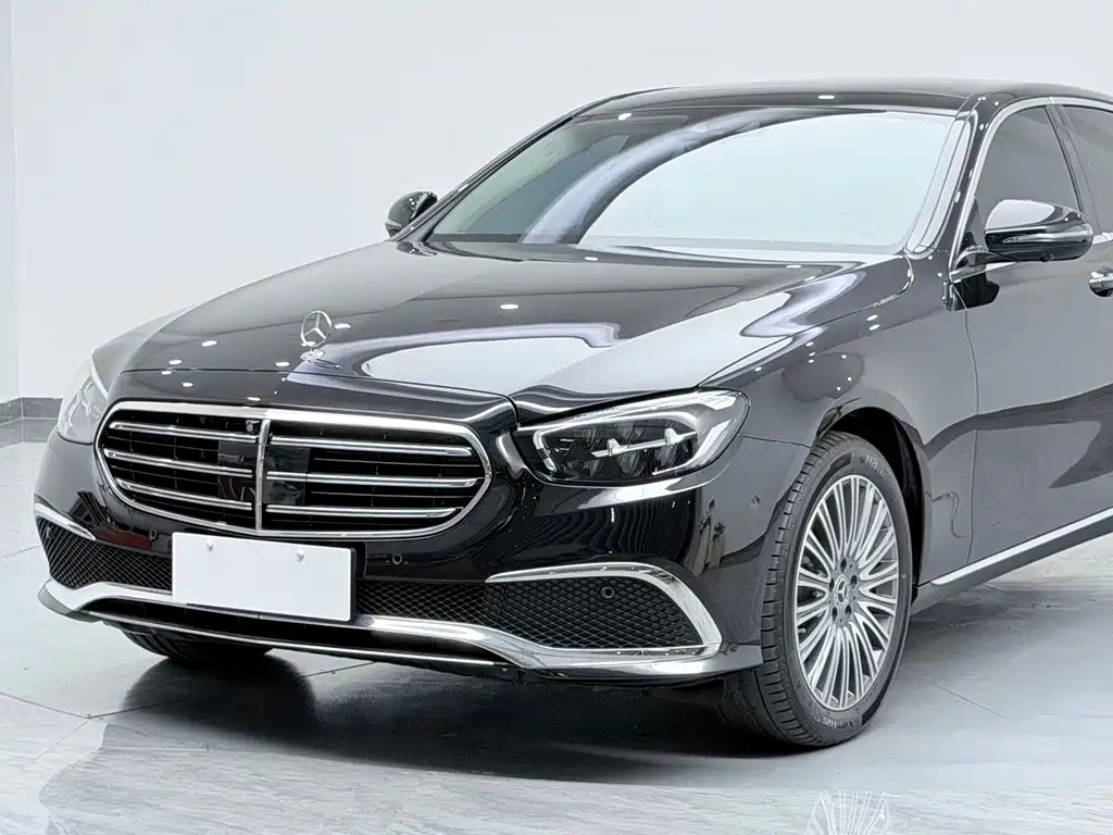 Mercedes-Benz E-Class — миниатюра 12