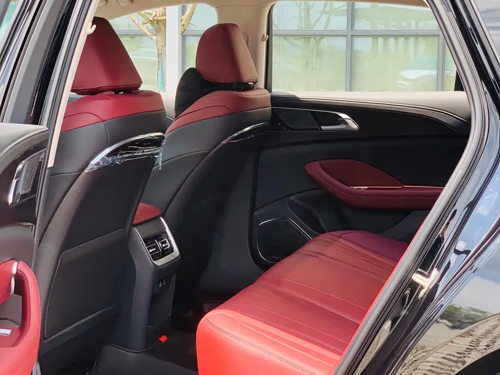 Hongqi Hongqi H5 — миниатюра 17