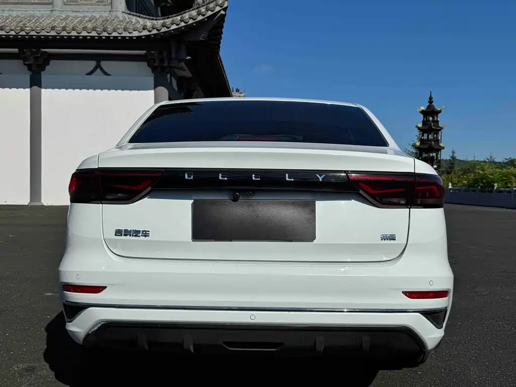 Geely Emgrand — миниатюра 5