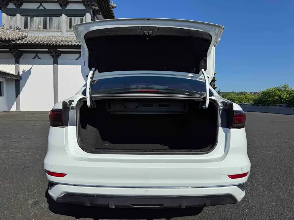 Geely Emgrand — миниатюра 20