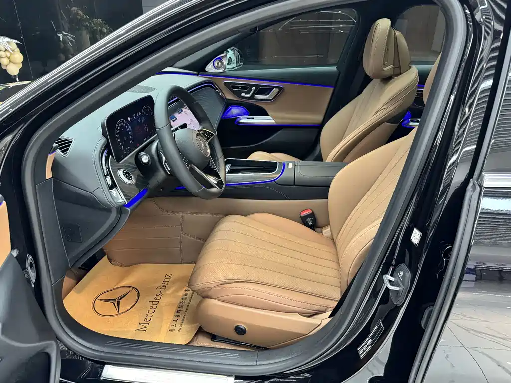 Mercedes-Benz E-Class — миниатюра 12