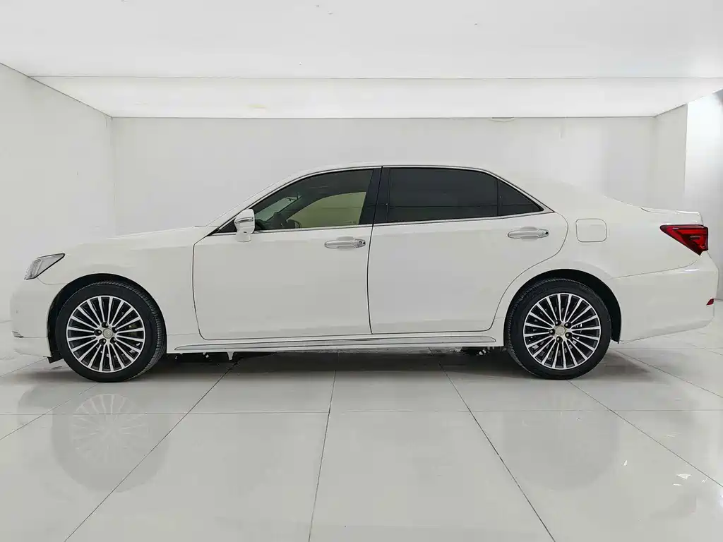 Toyota Crown 2018 2.0T Sport