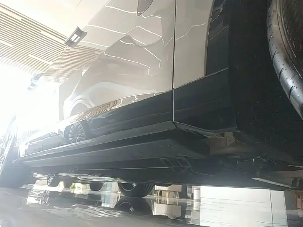 Lynk & Co 900 — миниатюра 21
