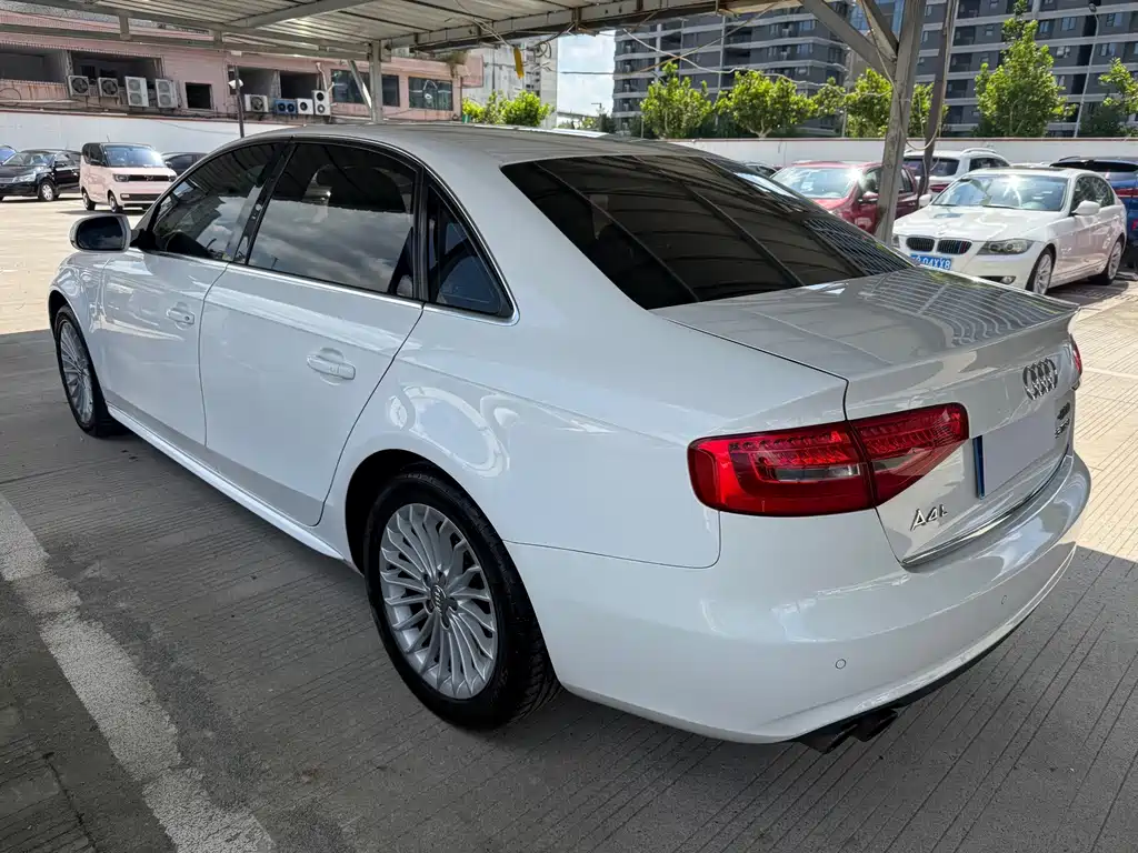 Audi A4L — миниатюра 12