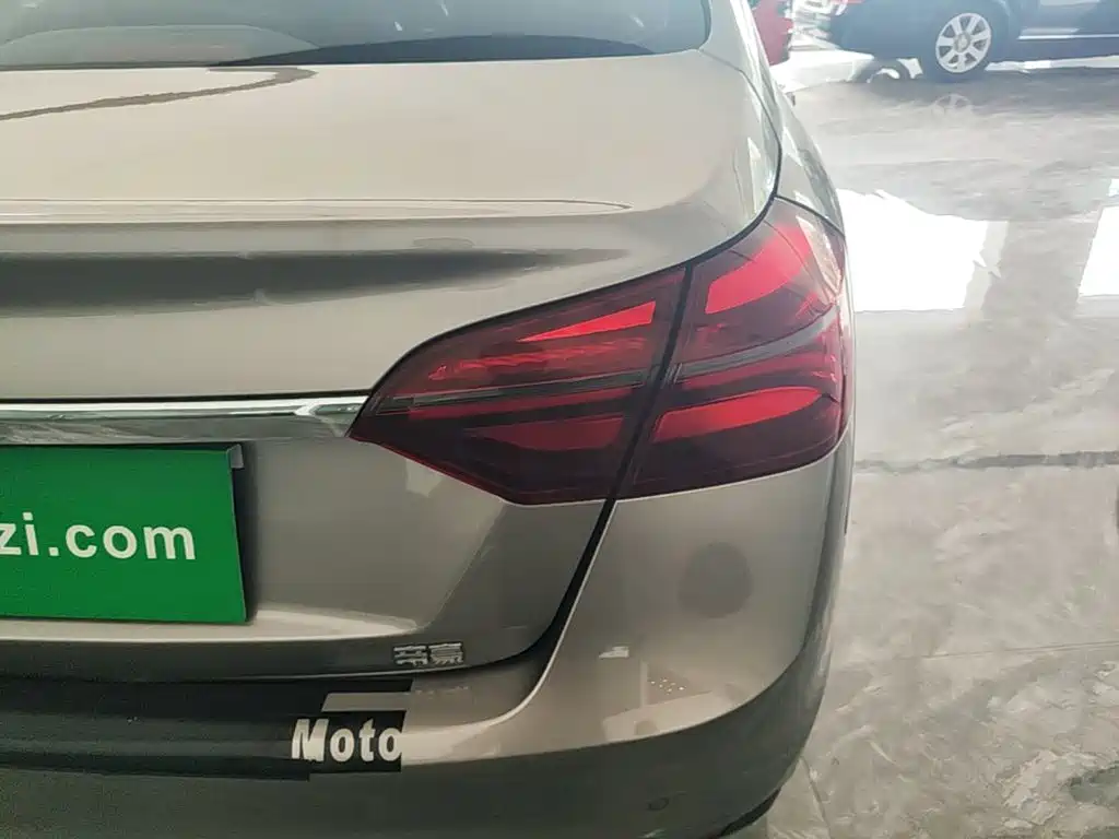 Geely Emgrand — миниатюра 8