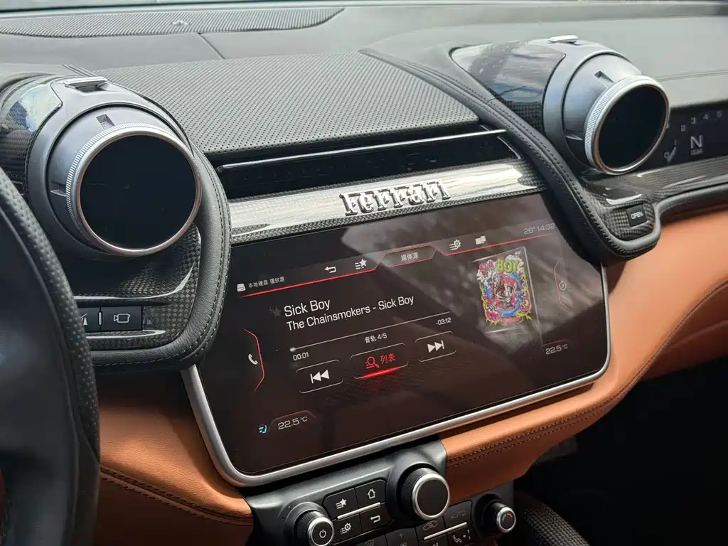 Ferrari GTC4Lusso — миниатюра 12
