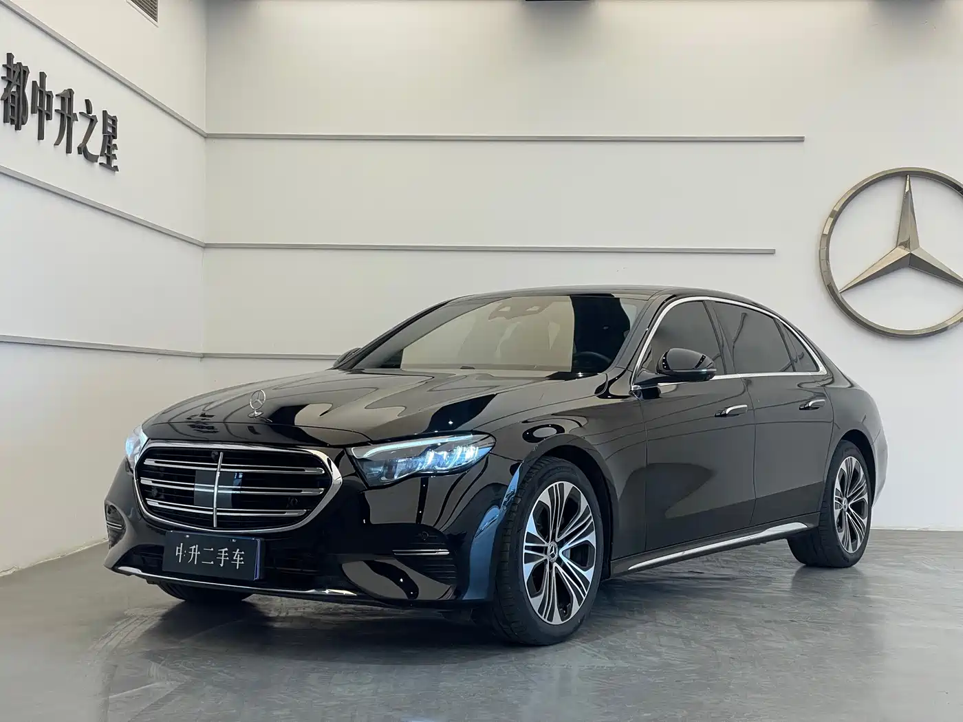 奔驰E级 2025款 E 300 L 豪华型 2025