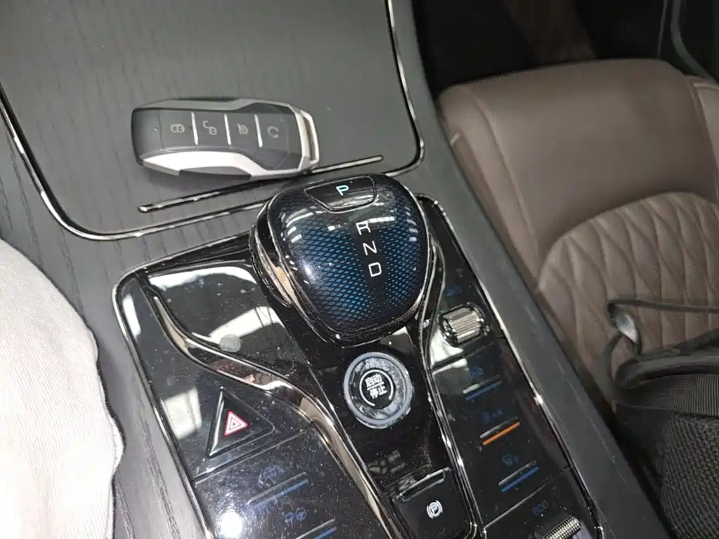 BYD Han — миниатюра 10