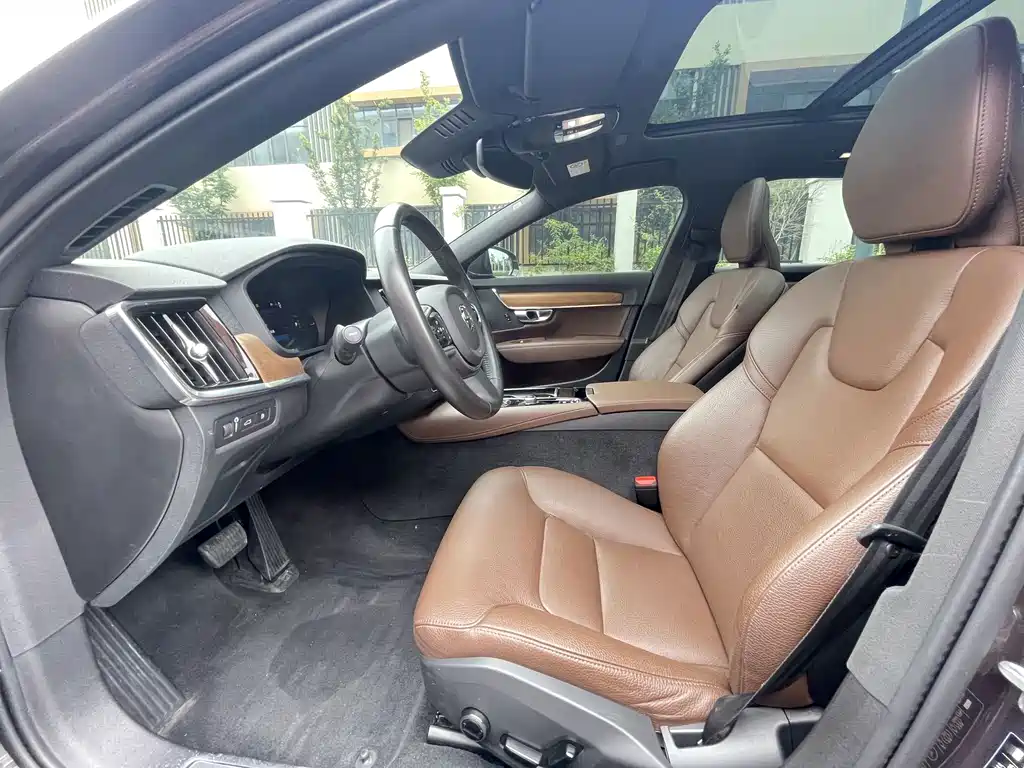 Volvo S90 PHEV — миниатюра 36
