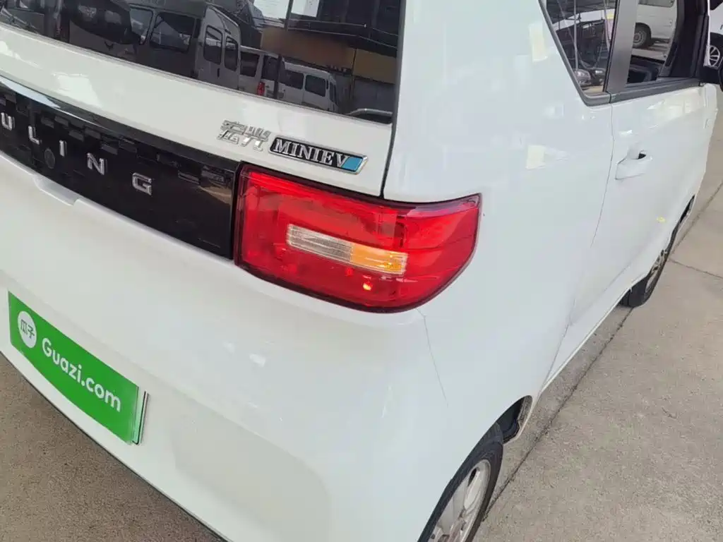 Wuling MINIEV — миниатюра 8