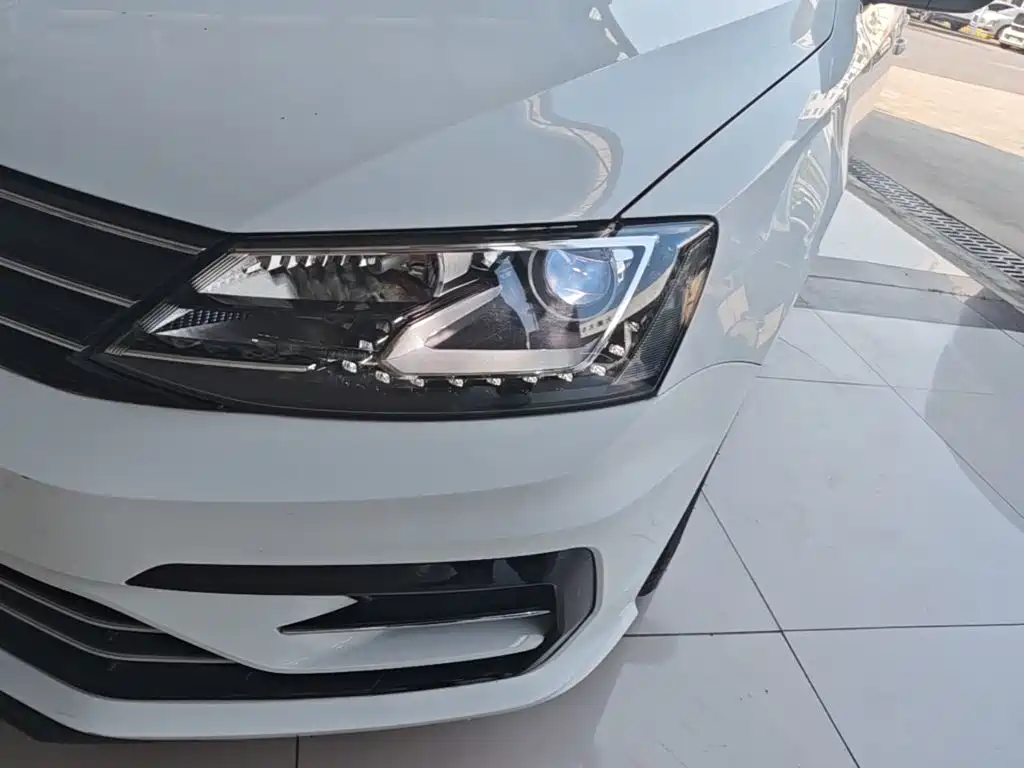 Volkswagen Sagitar — миниатюра 24