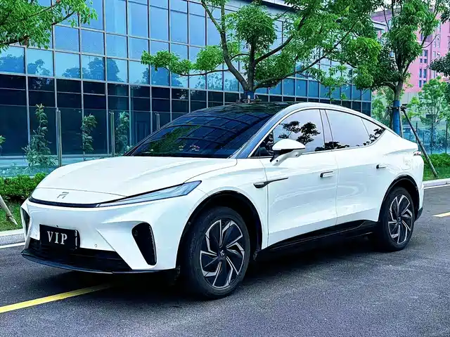 Roewe R7