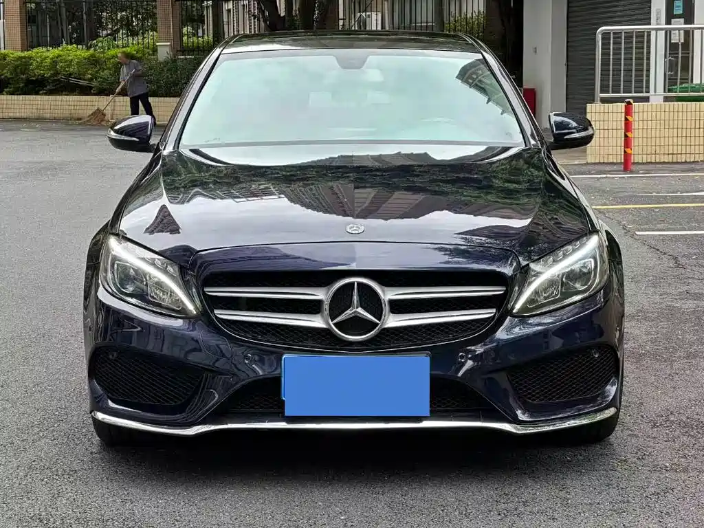 Mercedes-Benz C-Class — миниатюра 3