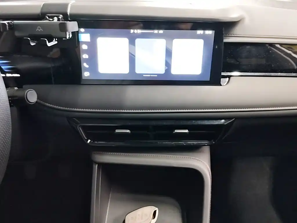 Roewe i5 — миниатюра 13