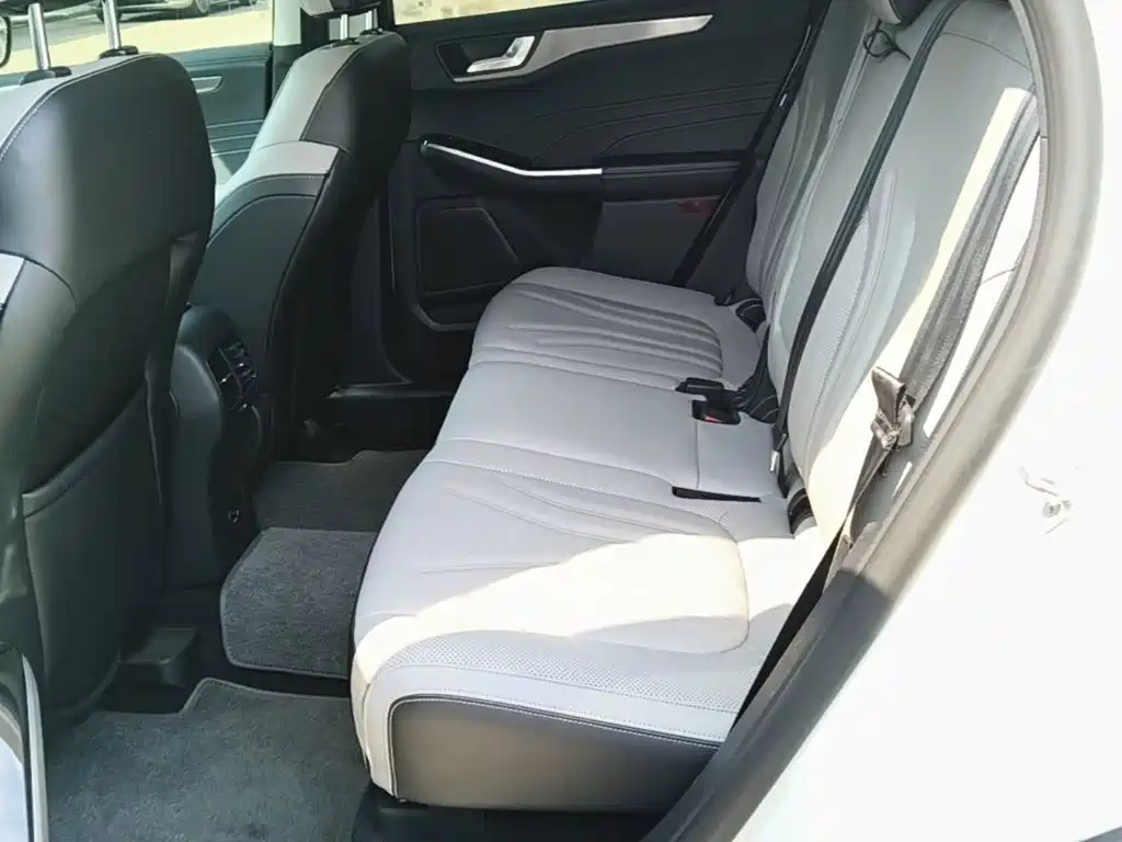 Ford Escape — миниатюра 17