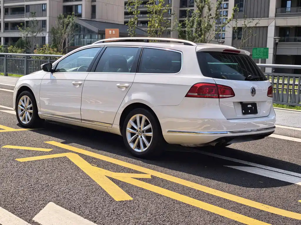 Volkswagen Magotan (Import) — миниатюра 5