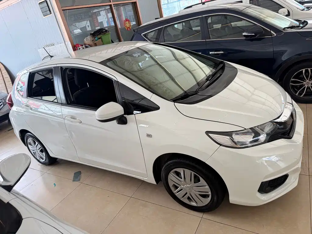 Honda Fit — миниатюра 6