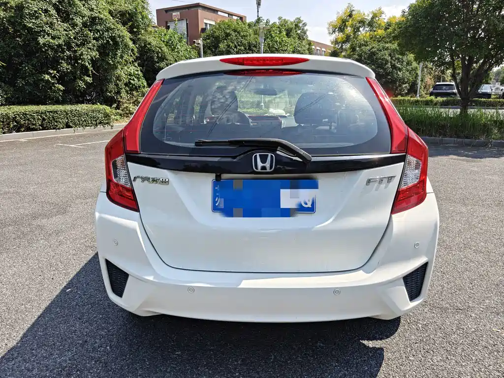 Honda Fit — миниатюра 8