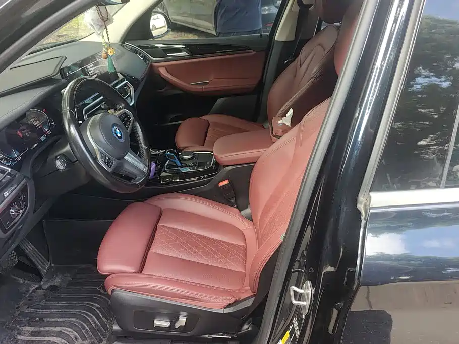 BMW iX3 — миниатюра 9
