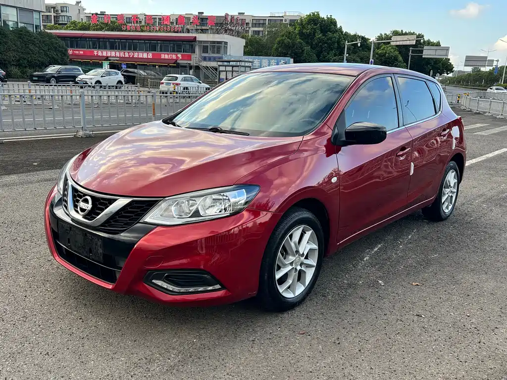 Nissan Tiida