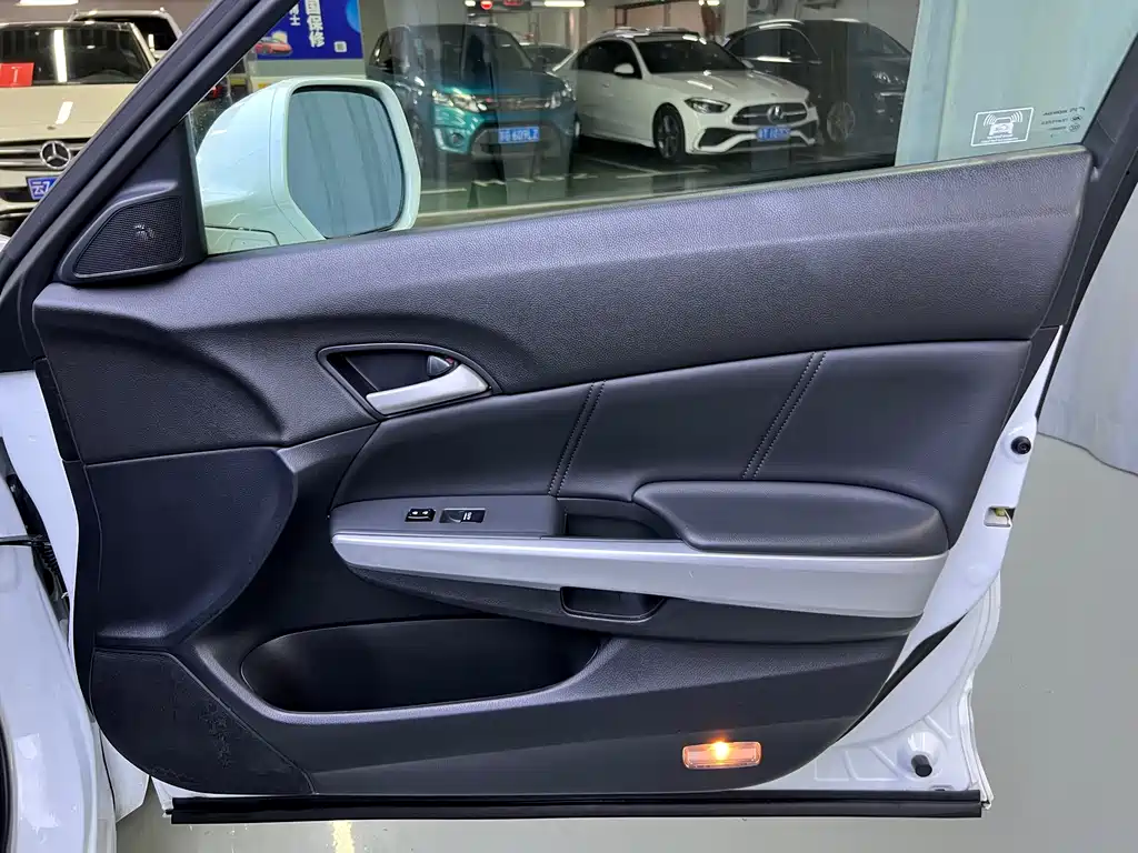 Honda Crosstour — миниатюра 13