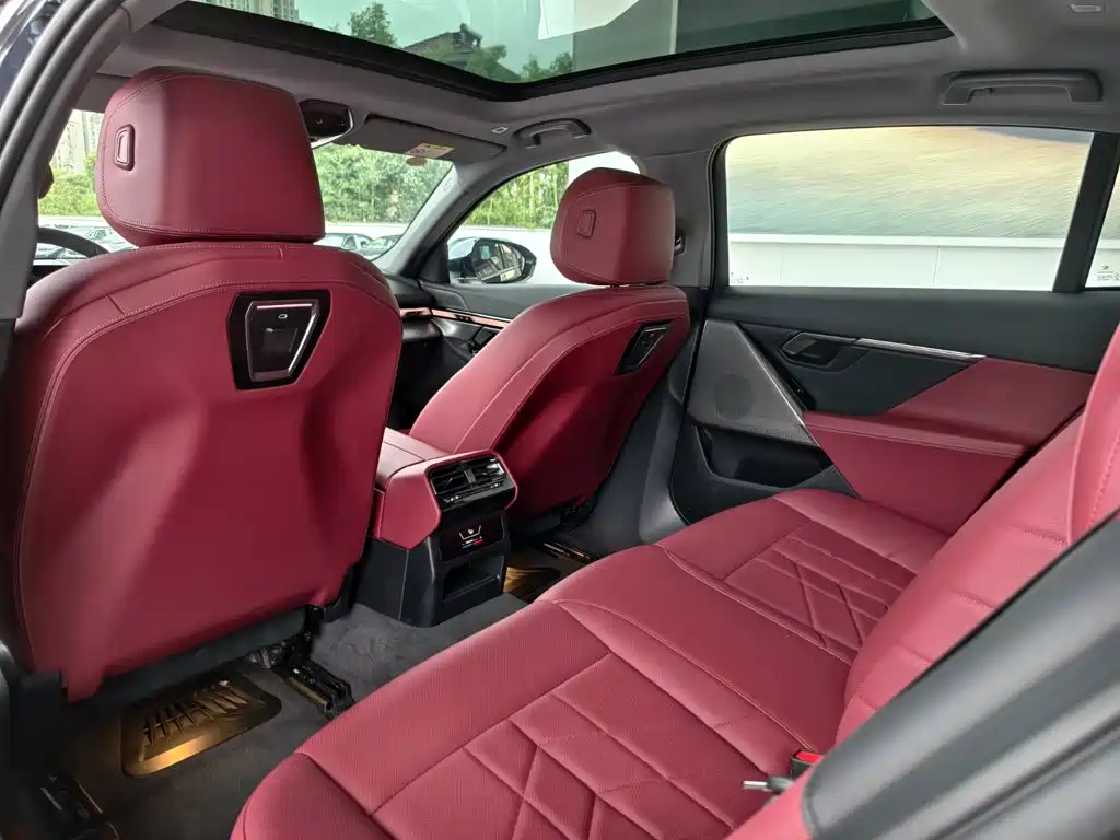 BMW i5 — миниатюра 13