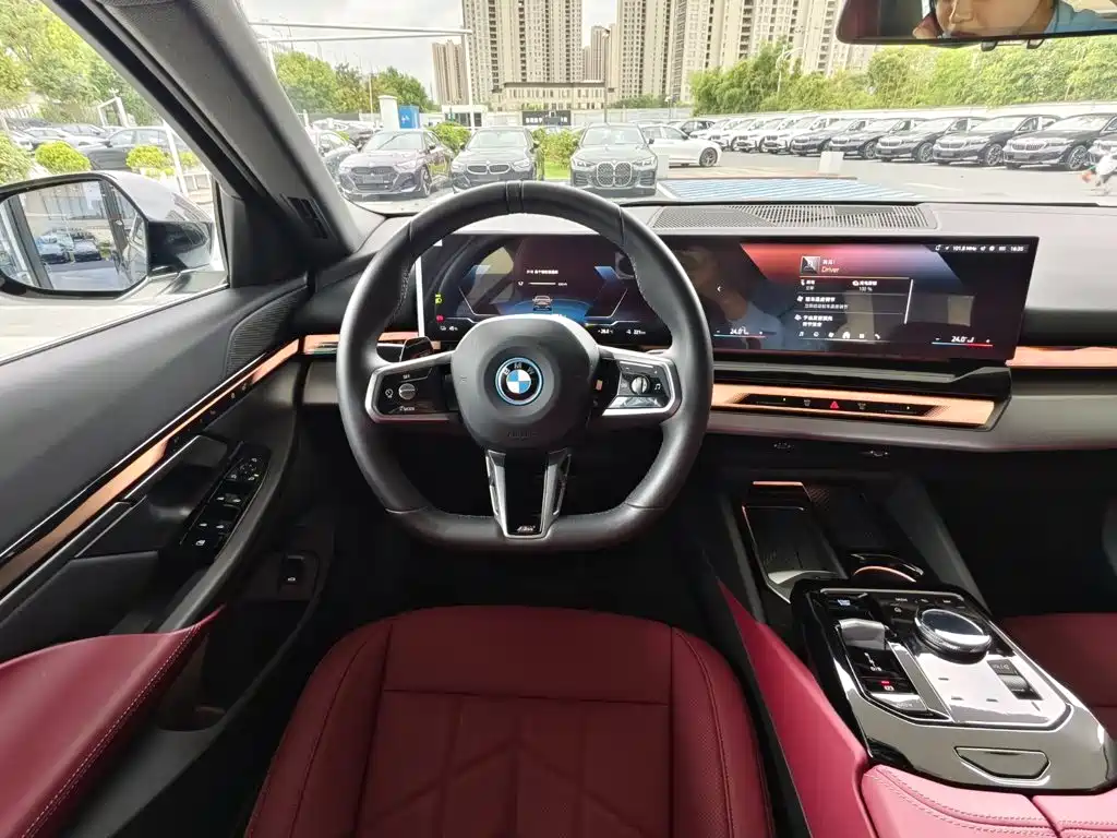 BMW i5 — миниатюра 15
