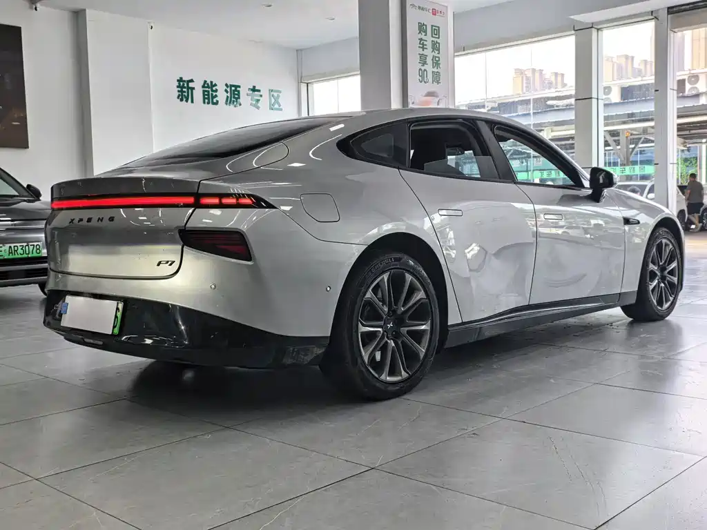 XPeng P7 — миниатюра 15