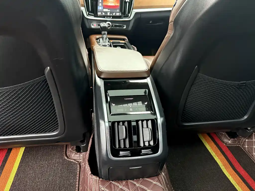 Volvo S90 — миниатюра 4