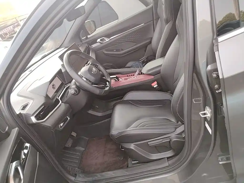 Geely Binyue — миниатюра 16