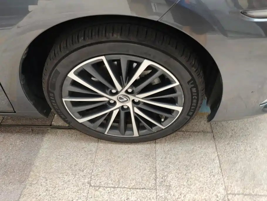 Lexus ES — миниатюра 5