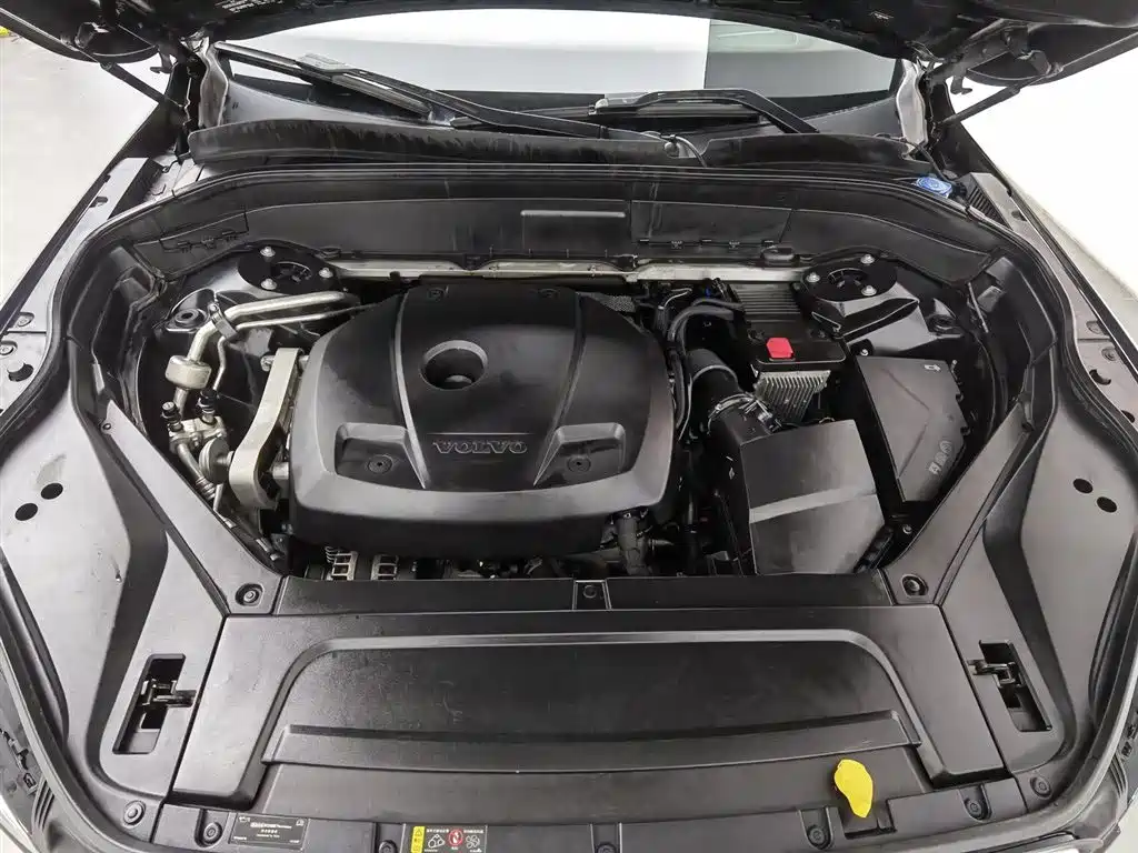 Volvo XC90 2018 T5 7 мест