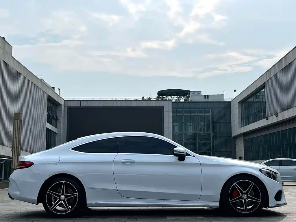 Mercedes-Benz C-Class (Import) — миниатюра 5