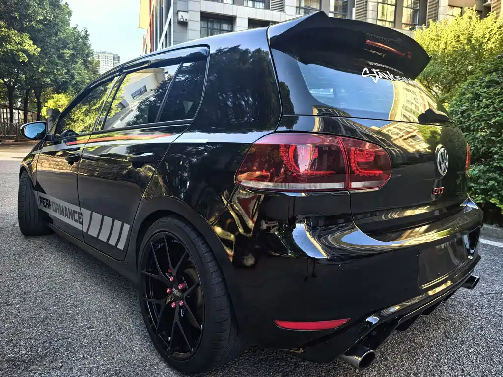Volkswagen Golf GTI — миниатюра 26