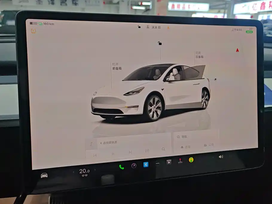 Tesla Model Y — миниатюра 14