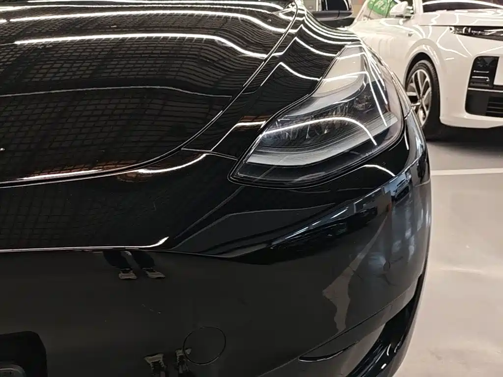 Tesla Model Y — миниатюра 24