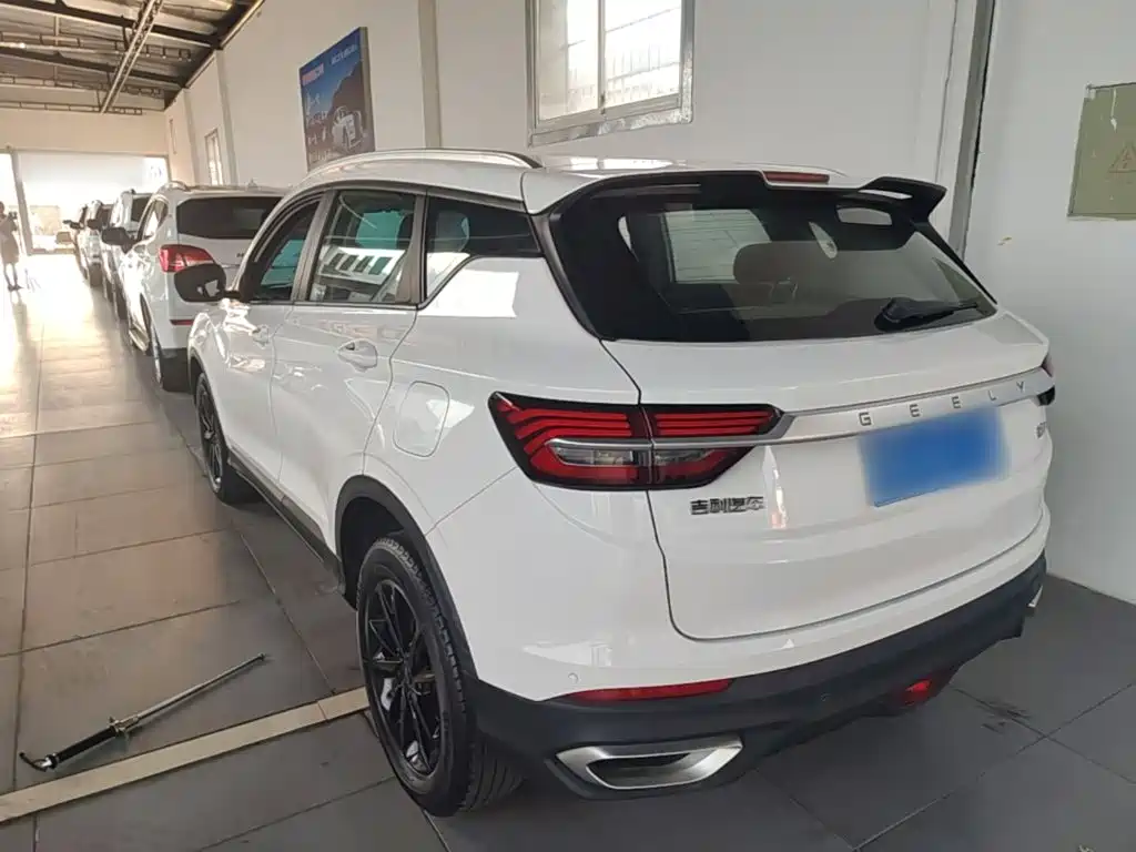 Geely Binyue — миниатюра 5