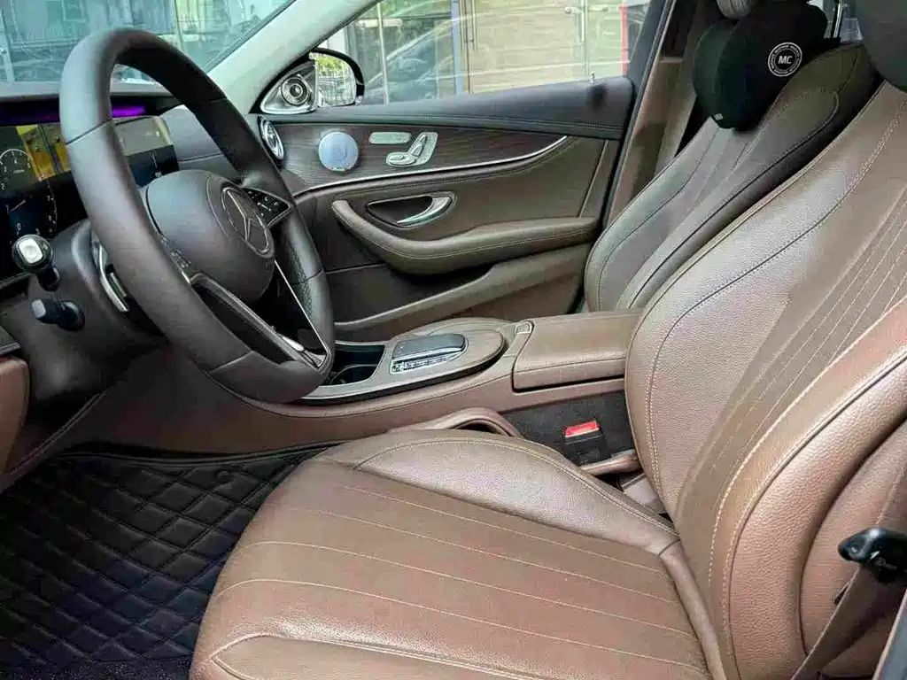 Mercedes-Benz E-Class — миниатюра 9