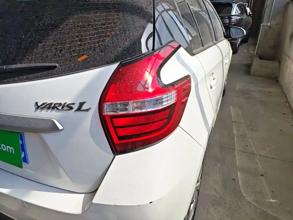 Toyota Yaris L — миниатюра 8