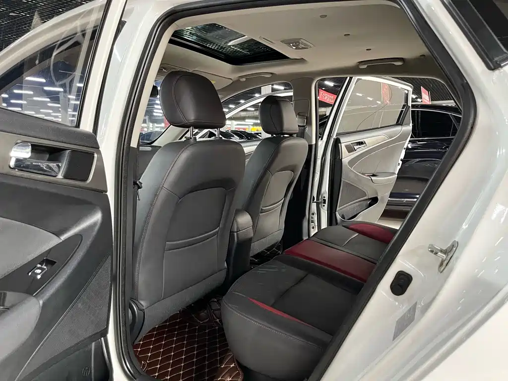 Changan Eado XT — миниатюра 10