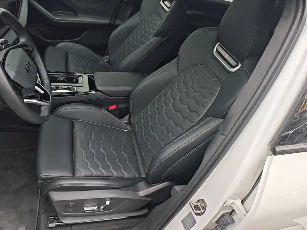 Audi Q6L e-tron — миниатюра 15
