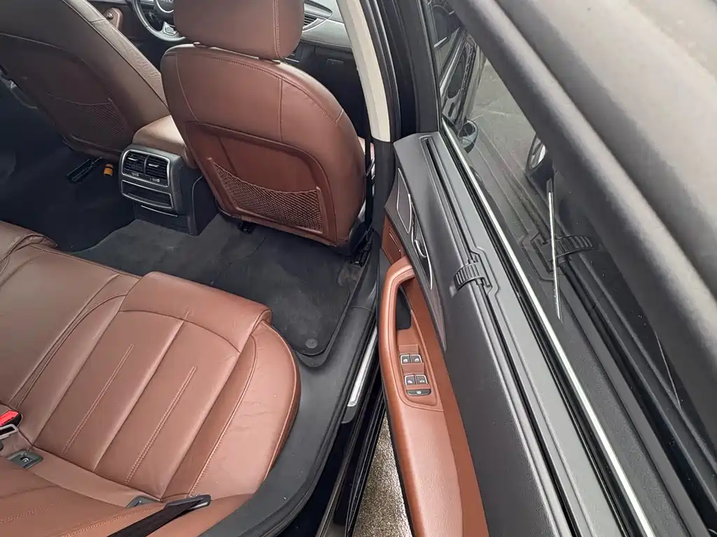 Audi A6L — миниатюра 10
