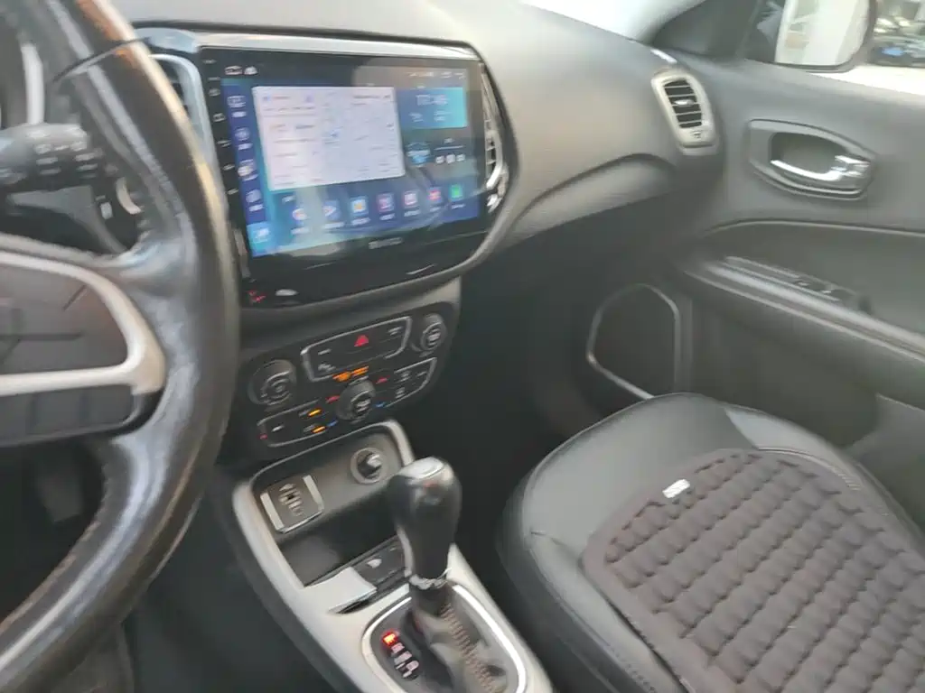 Jeep Compass — миниатюра 18