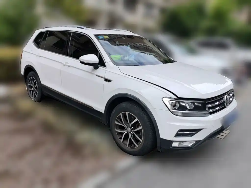 Volkswagen Tiguan L — миниатюра 24