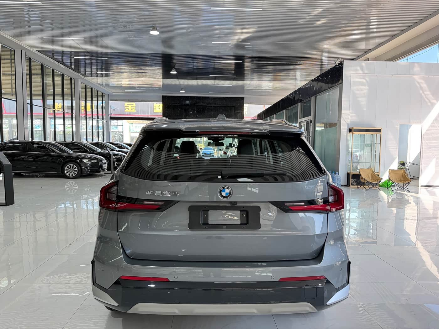 BMW X1 1.5 л 2023 г. Серебристо-серый, пробег 37000 км