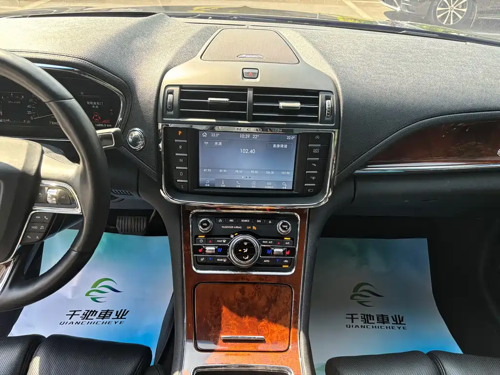 Lincoln Continental — миниатюра 11