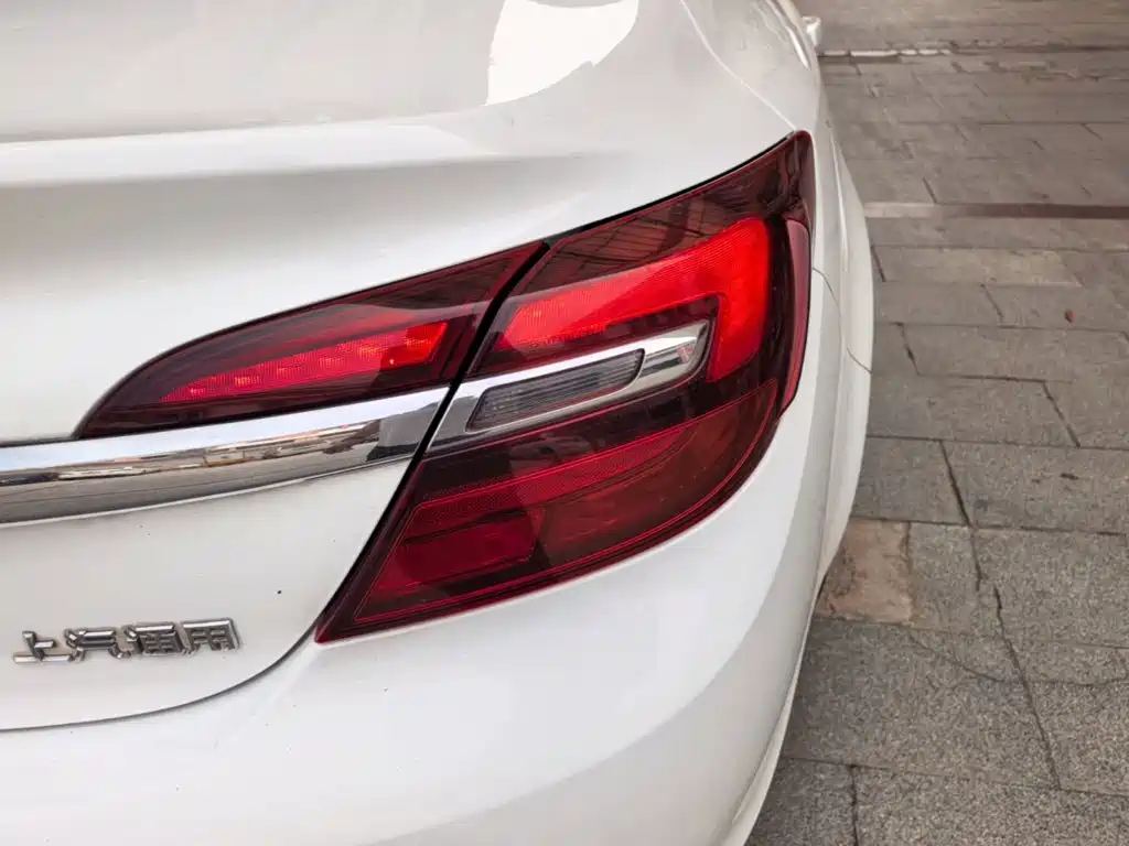 Buick Regal — миниатюра 8