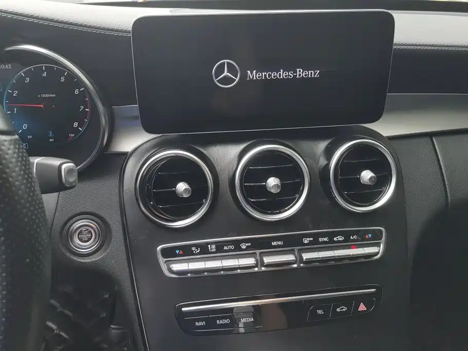 Mercedes-Benz C-Class — миниатюра 13