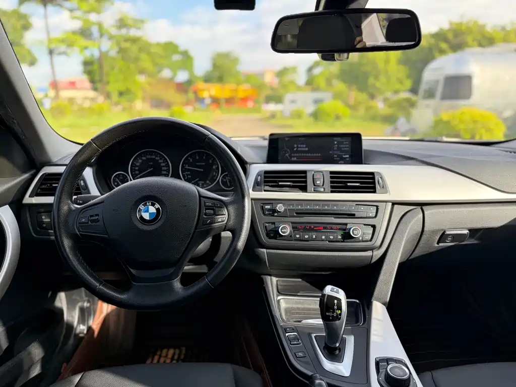 BMW 3 Series — миниатюра 10