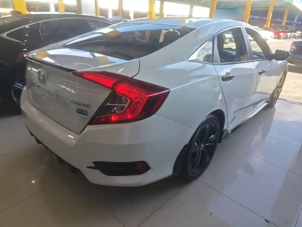 Honda Civic — миниатюра 7